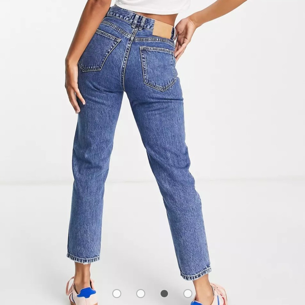 Pull&Bear High Rise Basic Mom Jeans - Picture 2 of 6